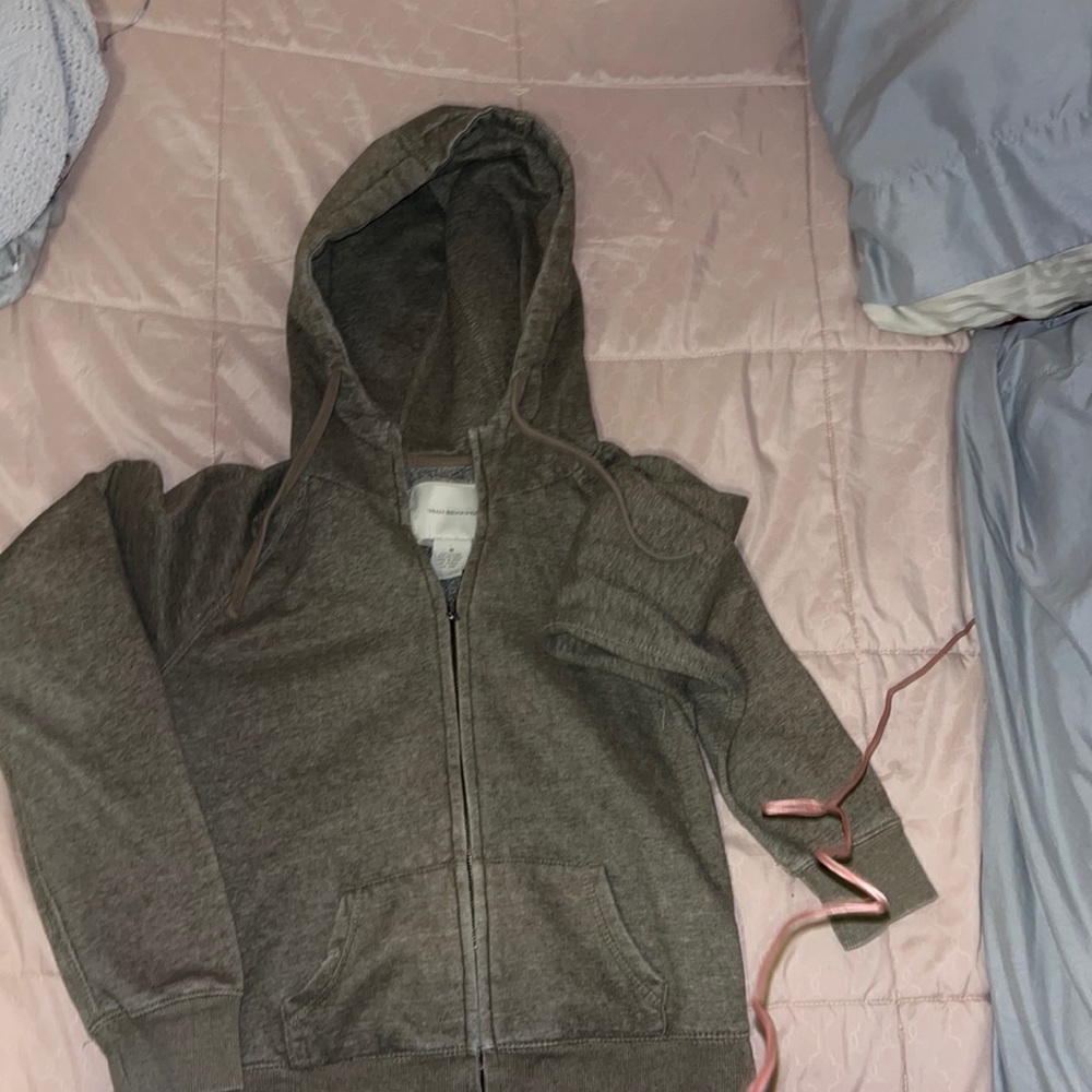 YRBAN BEHAVIOR SWEATER